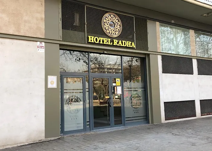 Ξενοδοχείο Radha 3*